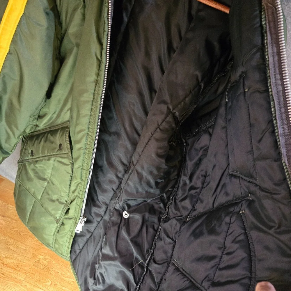 Vintage Chiller Killer Saftbak green camping Hunting Jacket Made in USA Size XL?